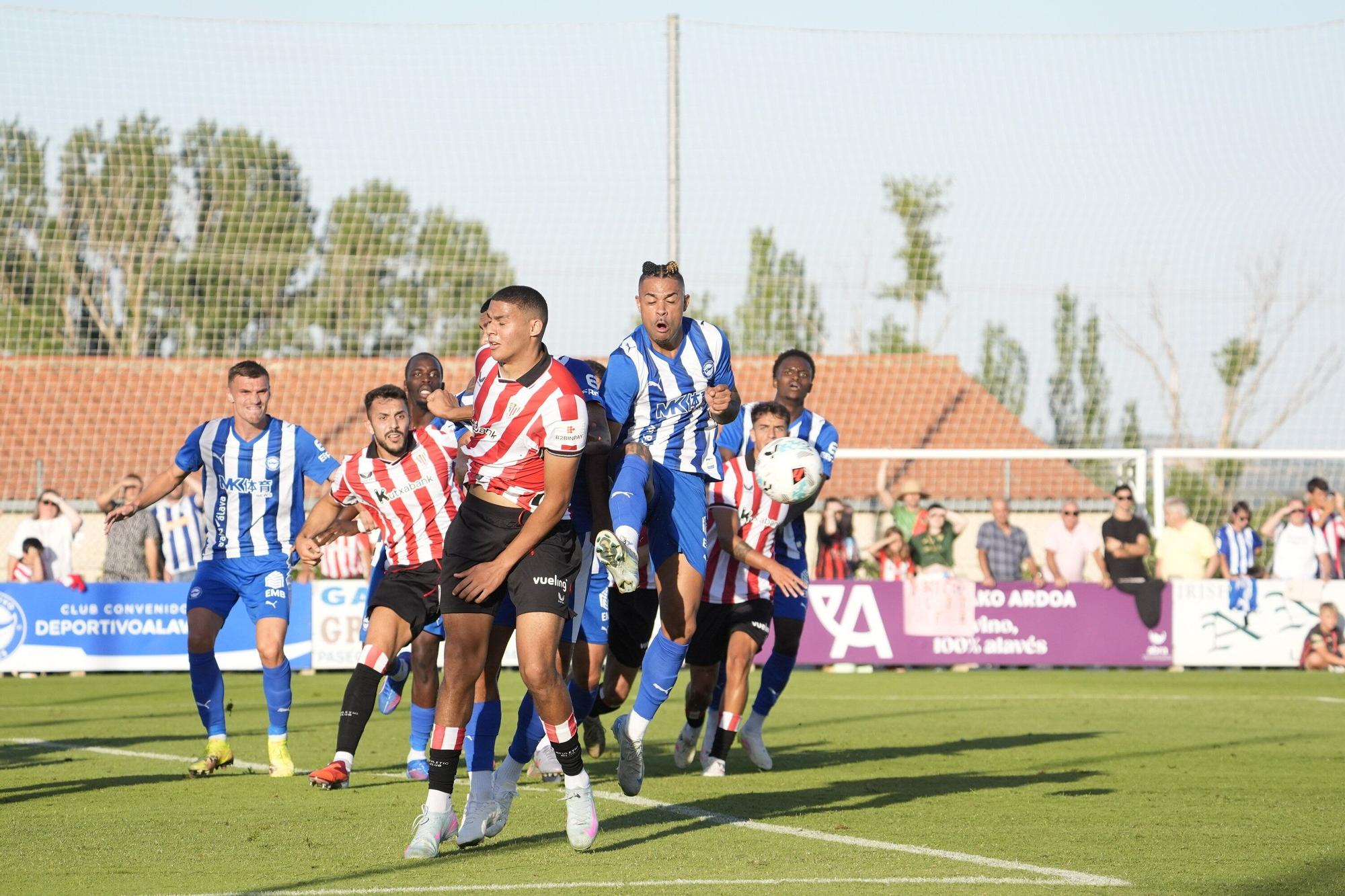 En imágenes: Ilusionante estreno del Alavés en Laguardia (1-0)