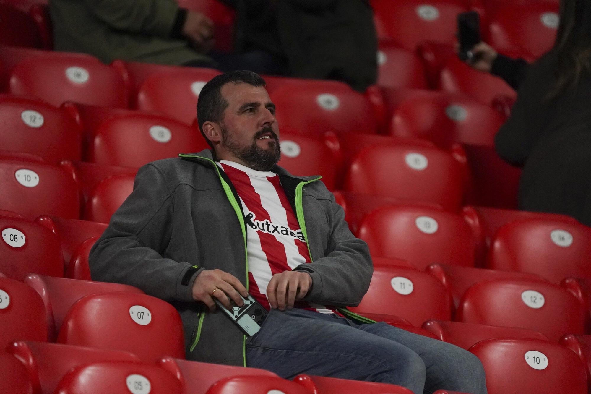 ¿Has estado en San Mamés viendo el Athletic-Atlético? Búscate en nuestra galería