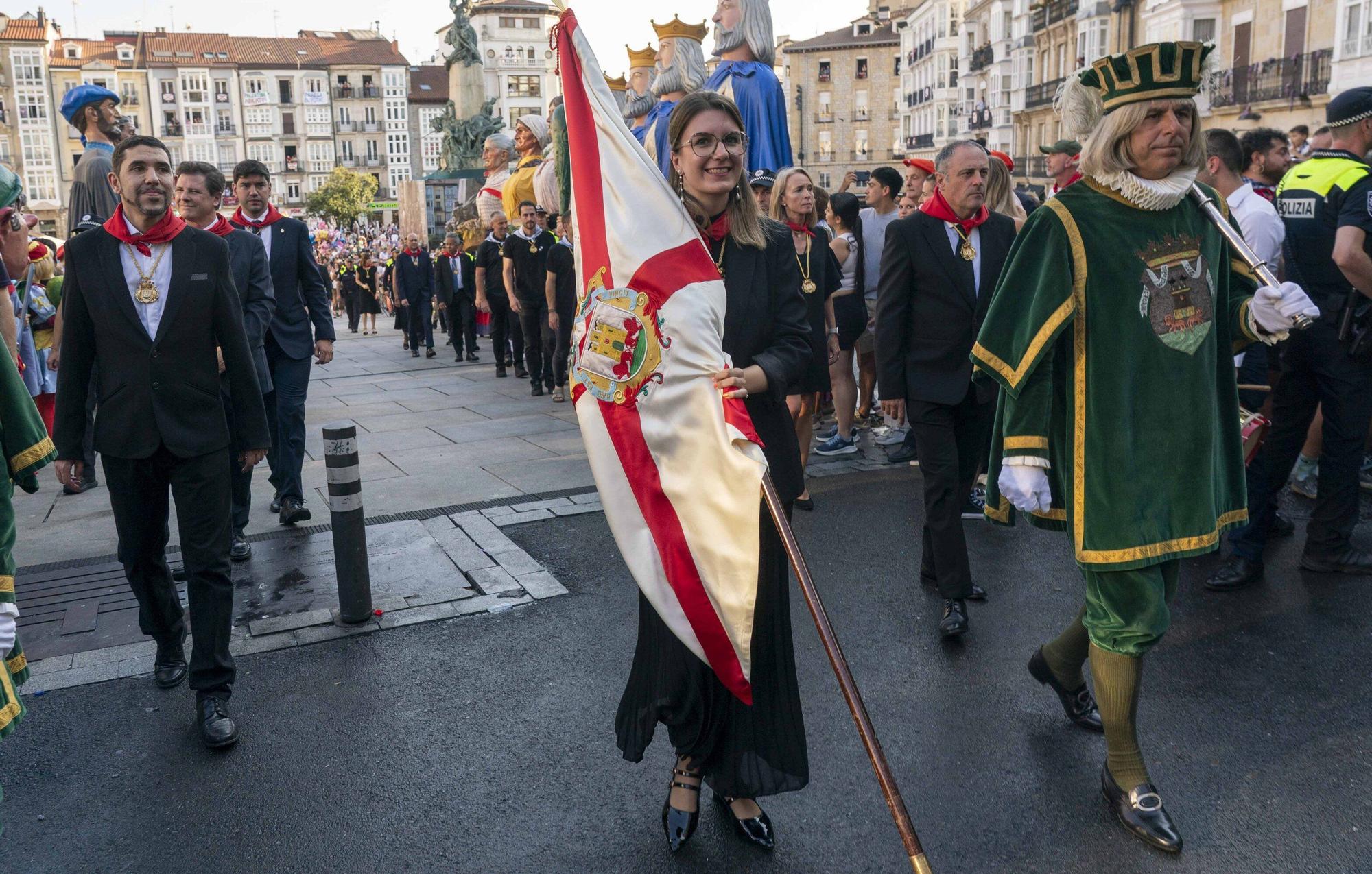 En imágenes: Así ha sido la tradicional Comitiva Municipal de ida a Vísperas