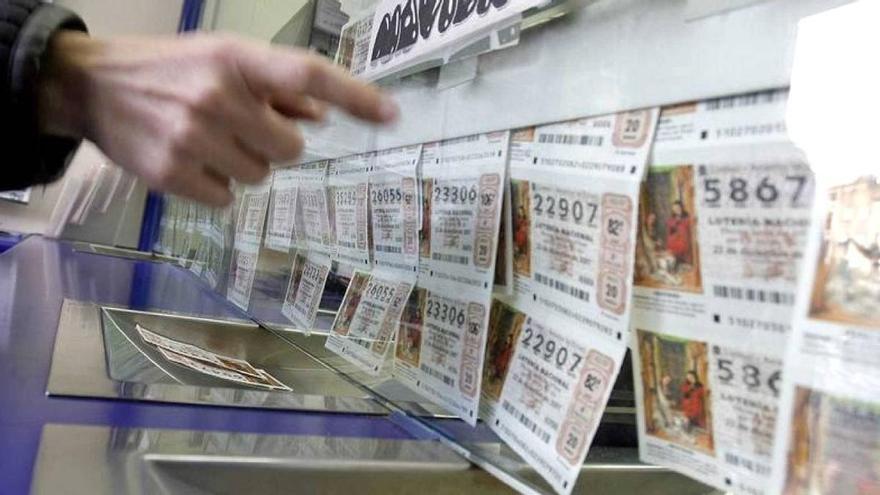 El Código Civil lo confirma: no repartir el premio de un décimo de Lotería de Navidad podría constituir un delito