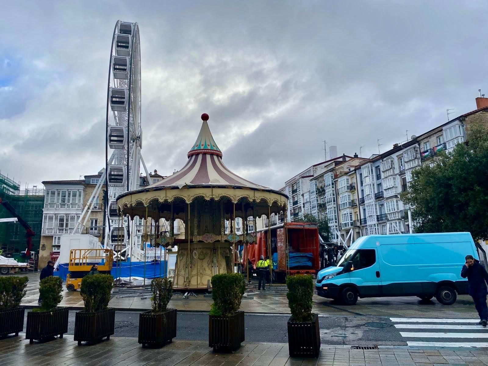 Noria gigante y carrusel clásico