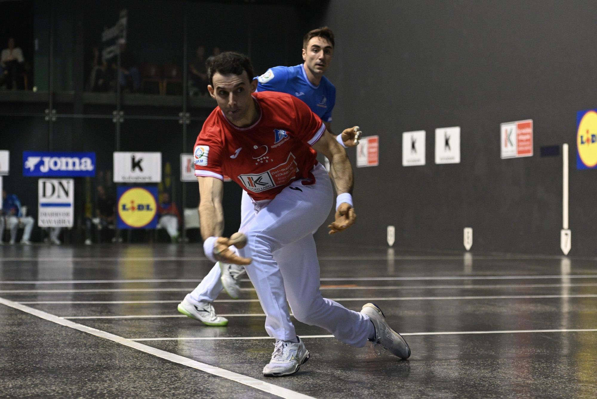 Peio Etxeberria, finalista del Cuatro y Medio por tercera vez consecutiva después de ganar a Altuna III en el Atano III de Donostia.