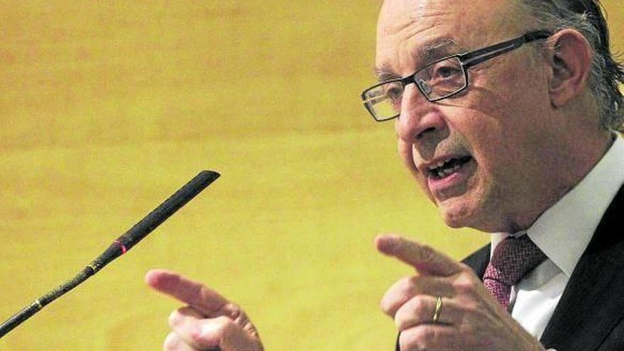 El ministro de Hacienda y Función Pública, Cristóbal Montoro, en una rueda de prensa.