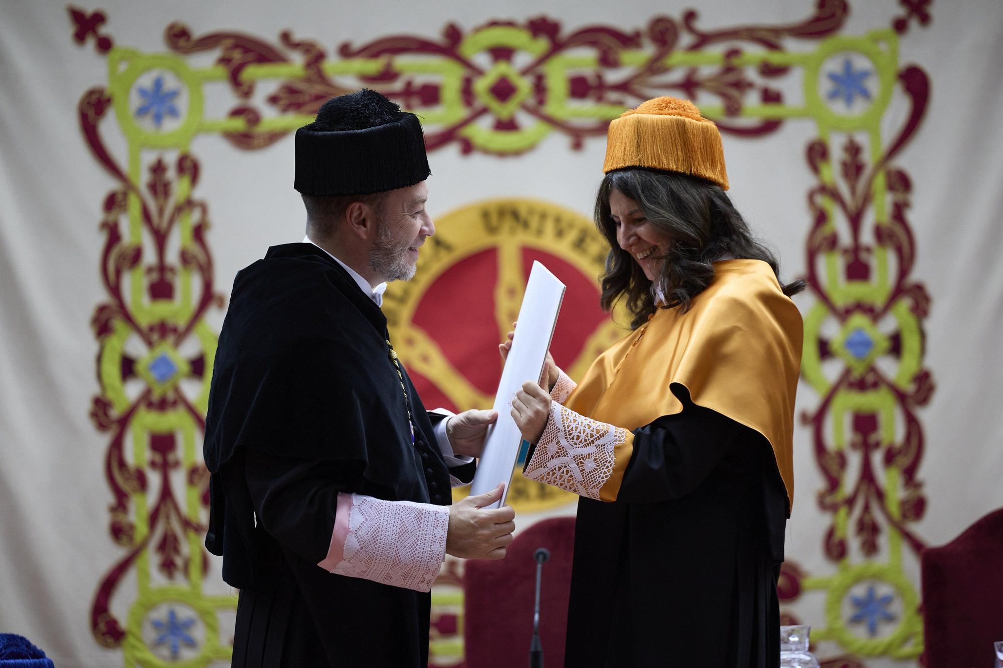 Fotos del homenaje de la UPNA a las personas que llevan 25 años trabajando en la Universidad