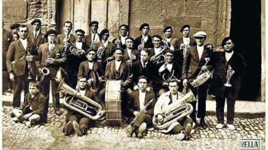 Banda. Más de     un siglo de