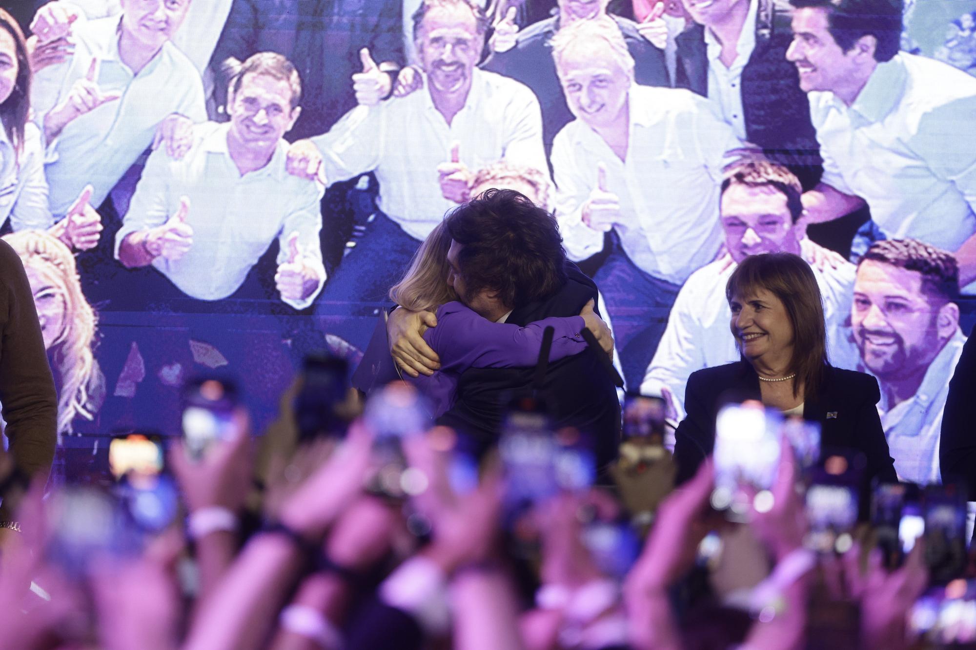 Milei, exultante tras arrasar en las elecciones de medio mandato: "Comienza la construcción de la Argentina grande"