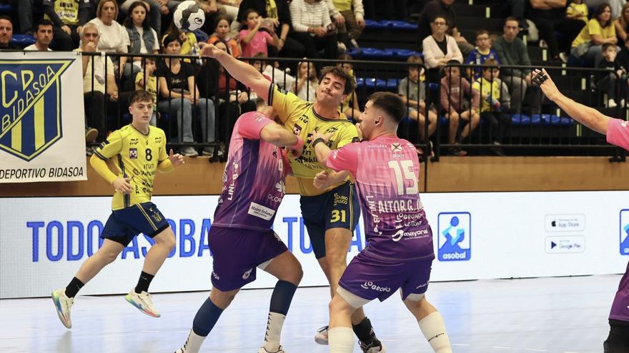 El Bidasoa se estrella contra un gran Xoan Ledo (28-32)