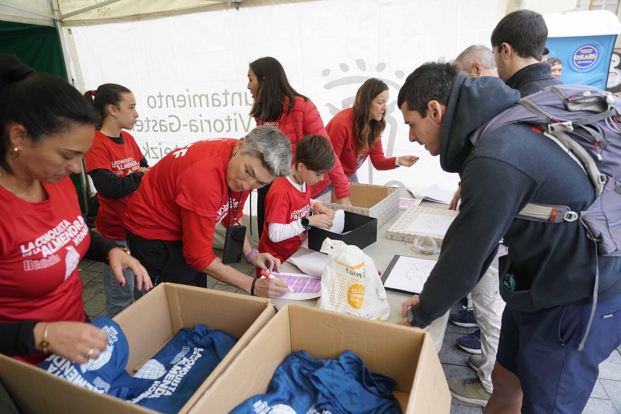 En imágenes: Buen tiempo y buen ambiente en la Conquista de la Almendra (¡Búscate en las fotos!)