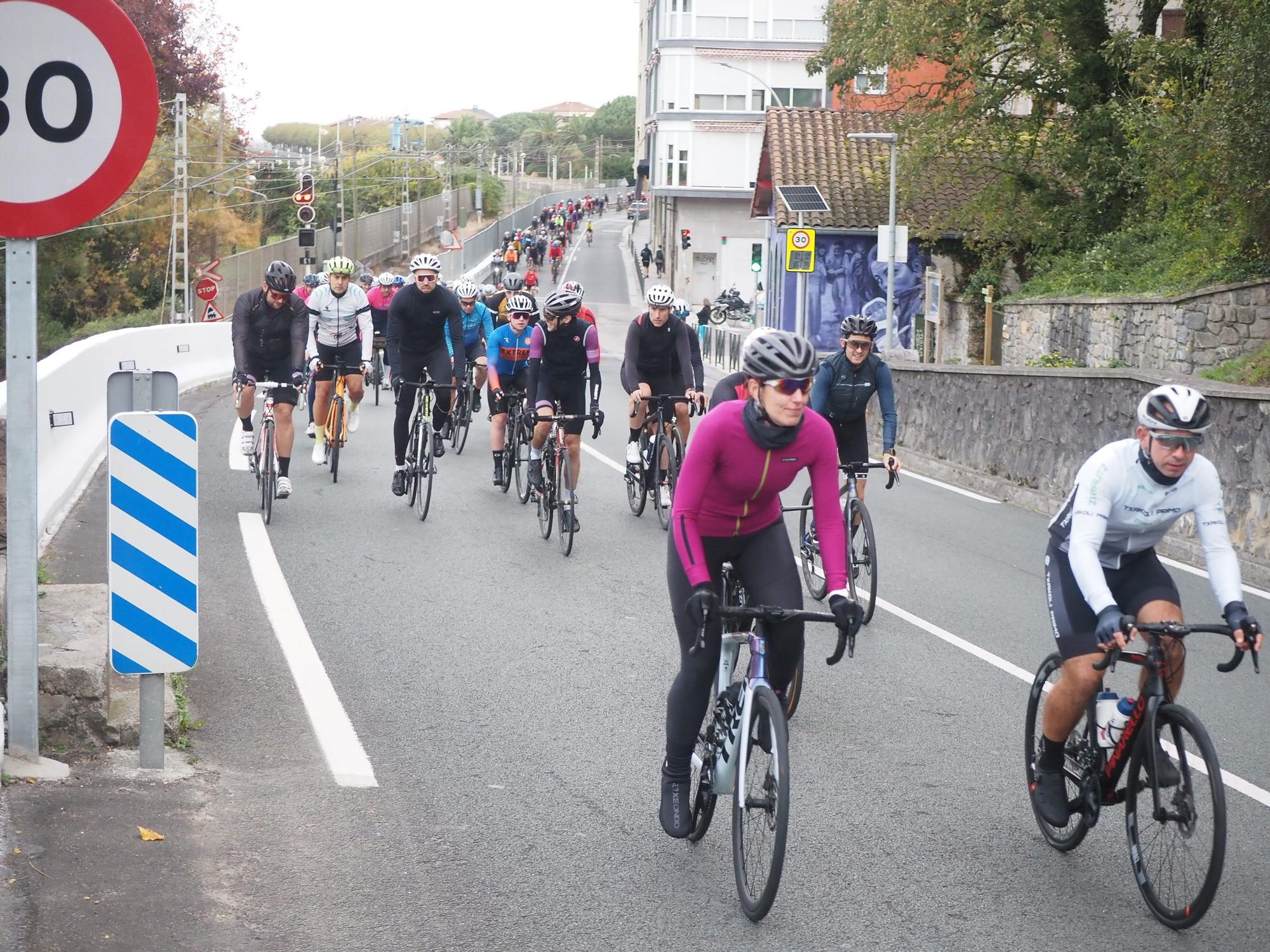 Fiesta ciclista en Deba