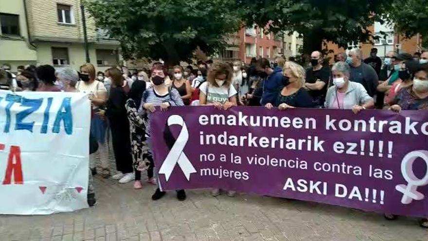 Vecinos de Berriz se concentran contra la agresión machista