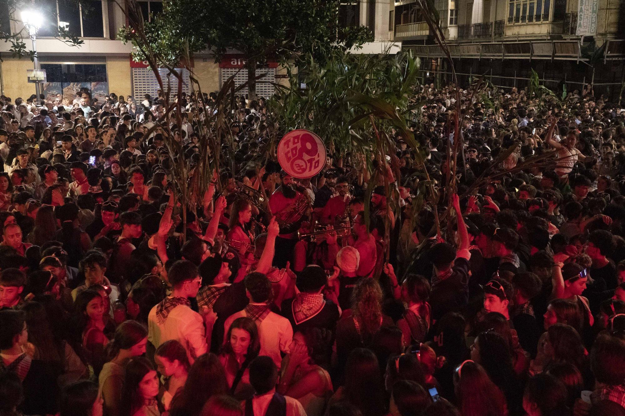 En imágenes: Joselu Anayak y Dupla unen fuerzas en la verbena de la plaza del Arca