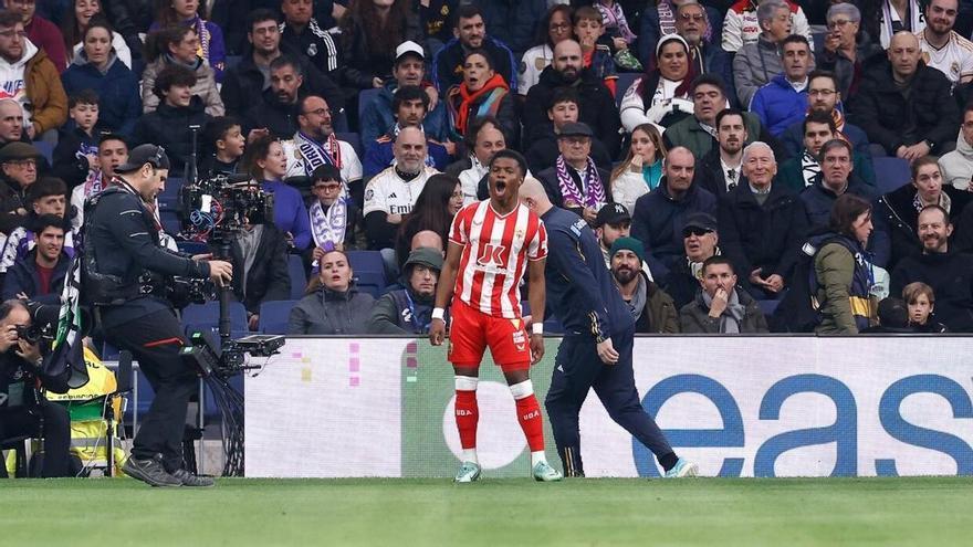 El Almería pierde a Ramazani para la visita del Alavés