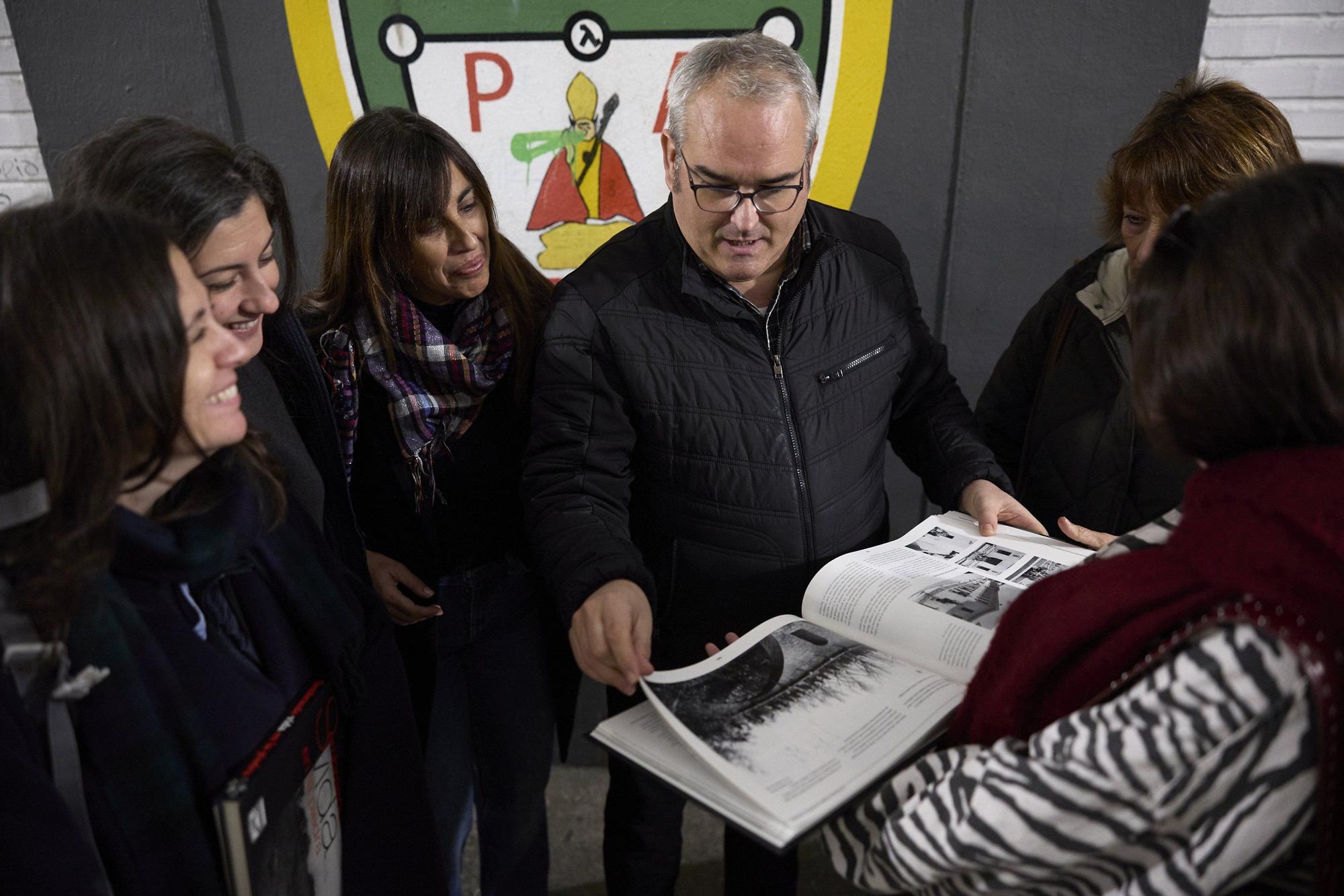 Fotos del reportaje con la familia suiza de Emiliano Iraizoz, de los primeros vecinos de la Txantrea y que leyó ante Franco en diciembre del 52.