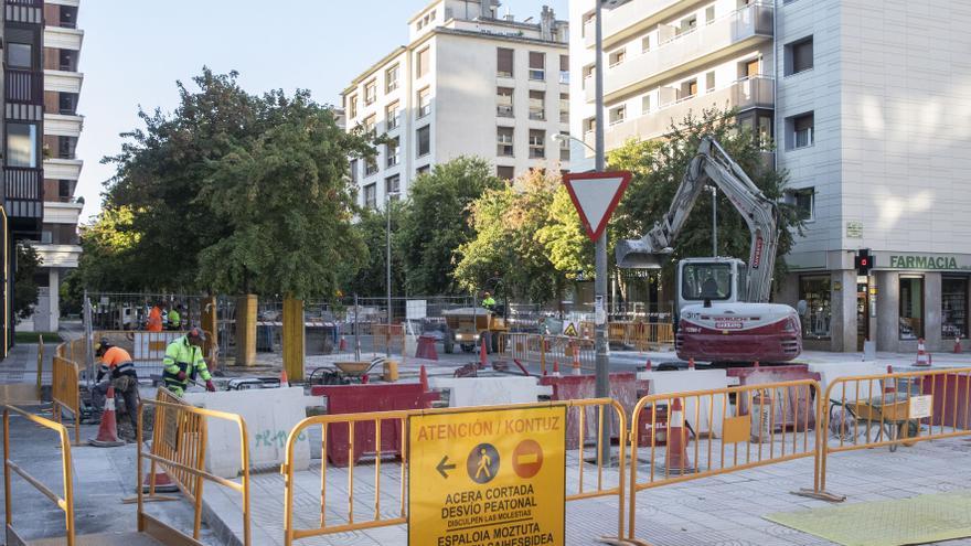 La calle Monasterio de Cilveti se renueva con mejoras de accesibilidad