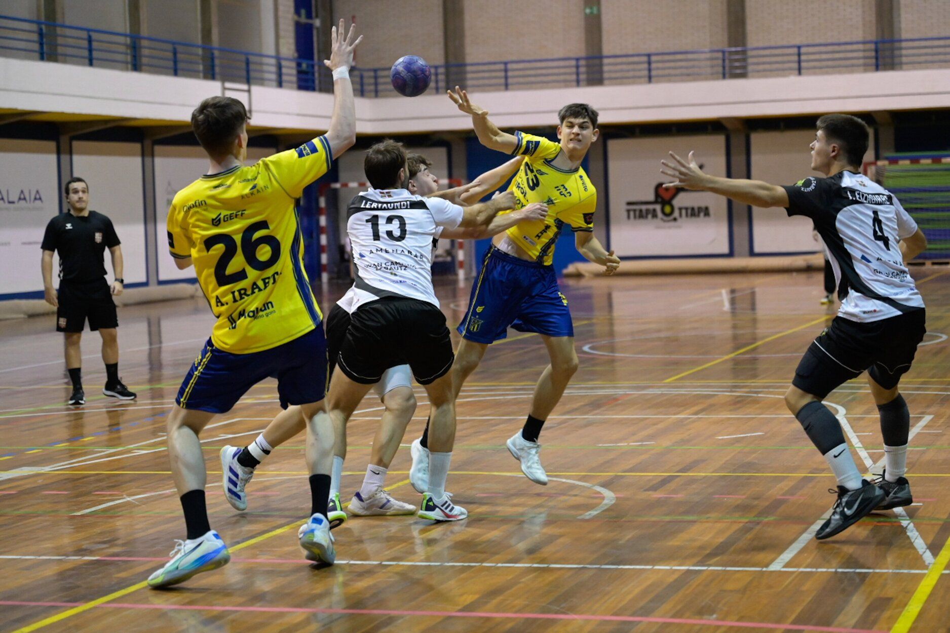 El Irudek Bidasoa Irun, campeón de su décima Euskal Kopa consecutiva ante Amenabar Zarautz