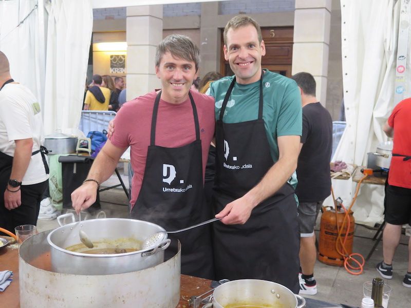 Los urretxuarras lo dan todo en las fiestas de Santa Anastasia