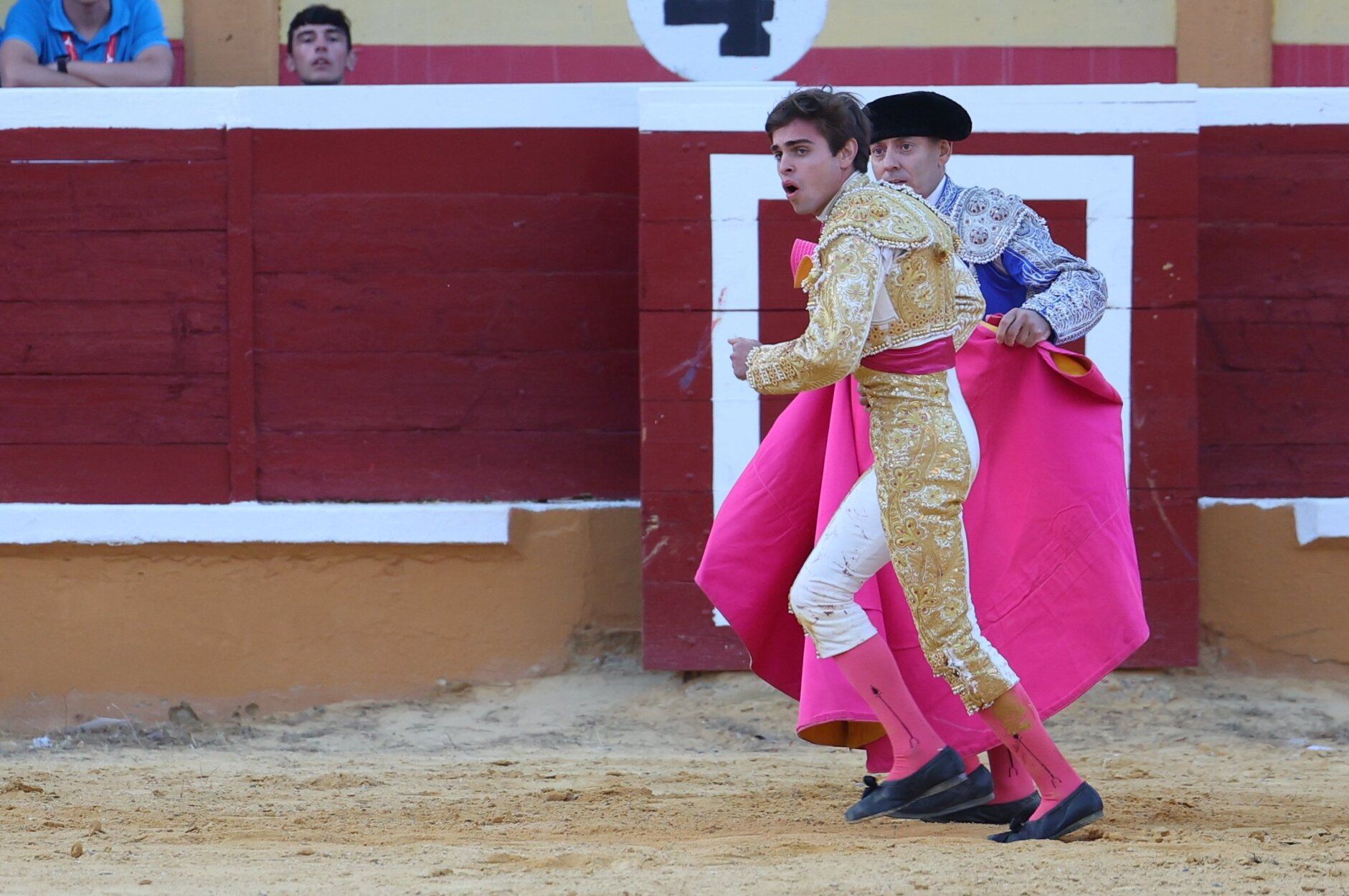 Imágenes del revolcón a Jesús Yglesias en la novillada de las fiestas de Tudela