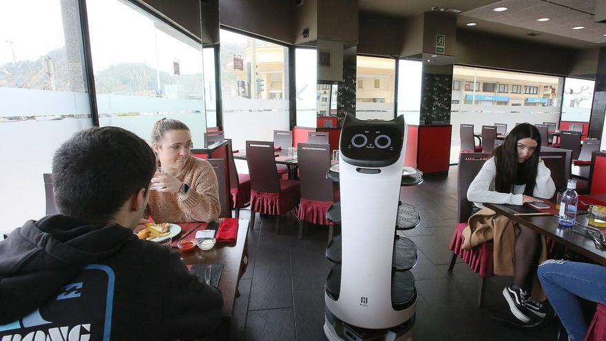 Un restaurante en Bilbao operado por personas con discapacidad con robots
