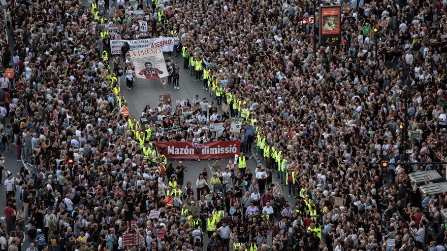 Una nueva manifestación pide la dimisión de Mazón al año de la dana: &quot;Es momento de reivindicación y memoria&quot;