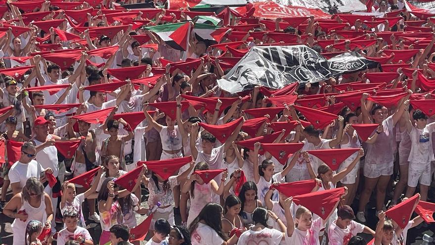 Fotos del chupinazo de fiestas de Peralta