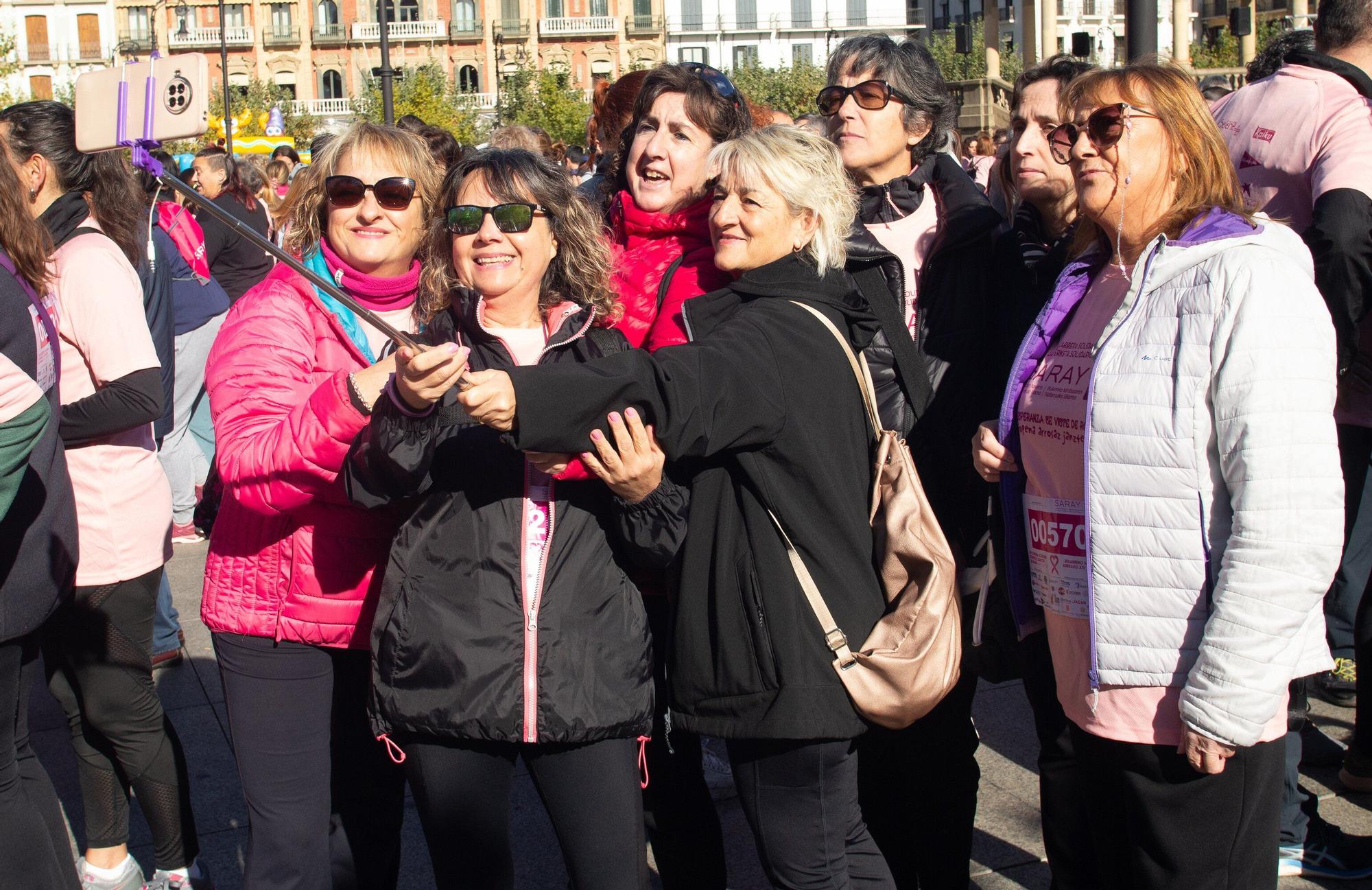 Fotos de la Carrera contra el Cáncer de Mama de Saray en Pamplona 2025