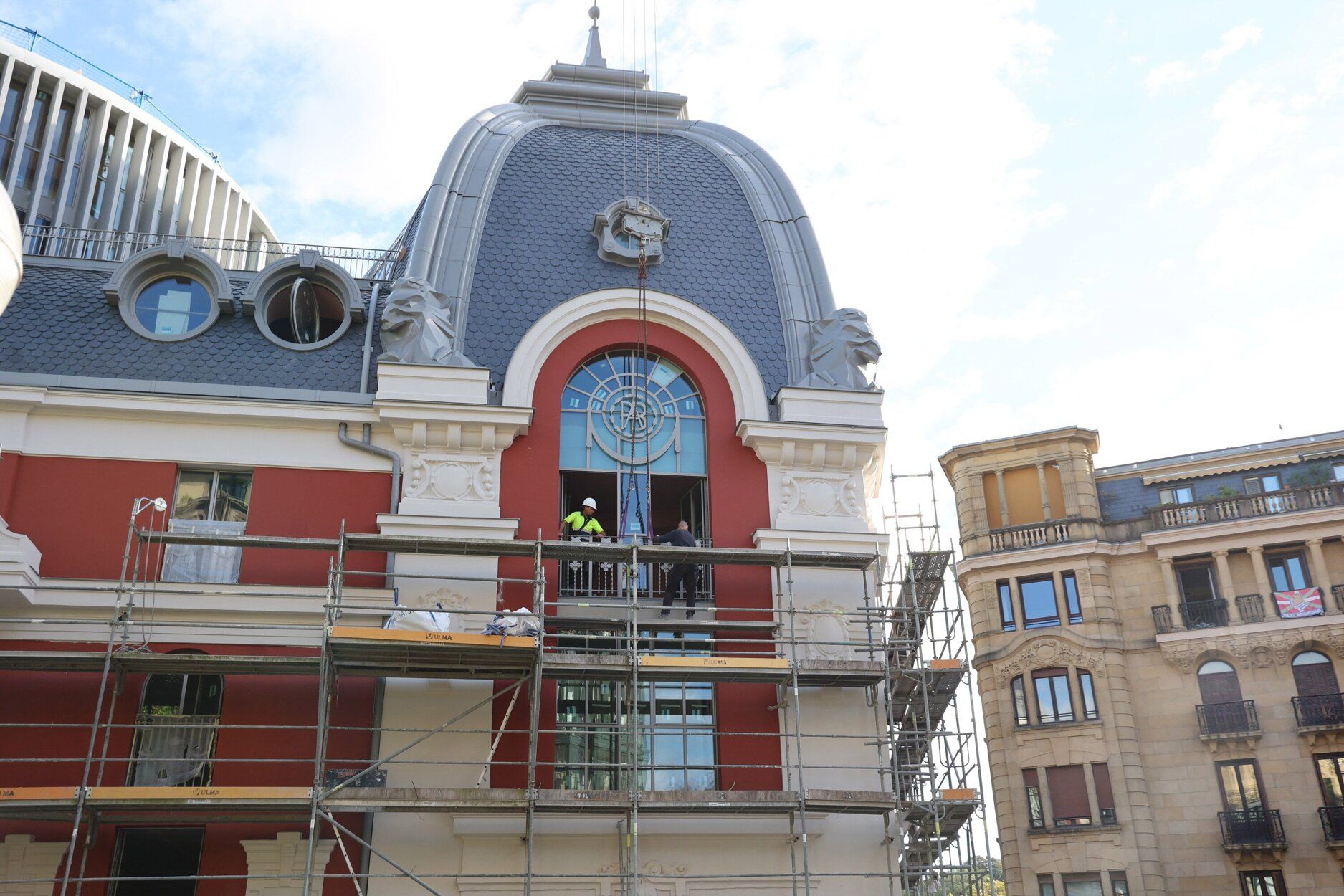 [Fotos] Empiezan a quitar el andamio exterior de las obras del Edificio de Bellas Artes
