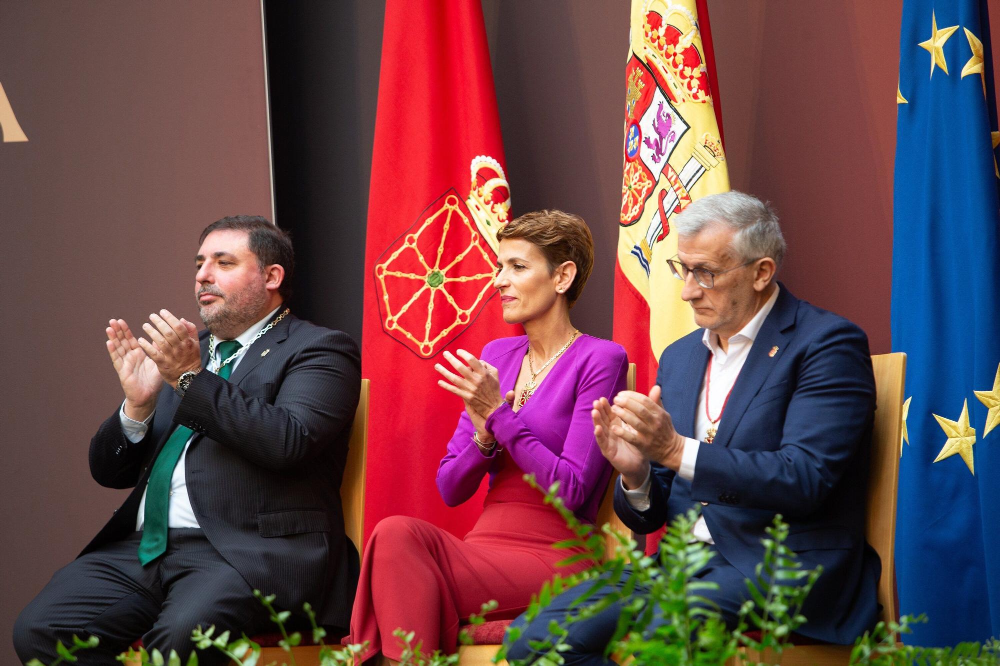 Fotos de la entrega de la Medalla de Oro de Navarra a Manuel Torres a título póstumo