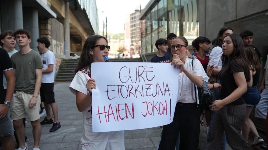 La consejera de Educación pide "transparencia" a la EHU en la polémica por los ceros en euskera en la PAU