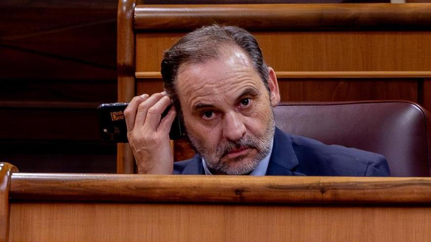 Ábalos acusa a la UCO de bloquear su cuenta de correo electrónico