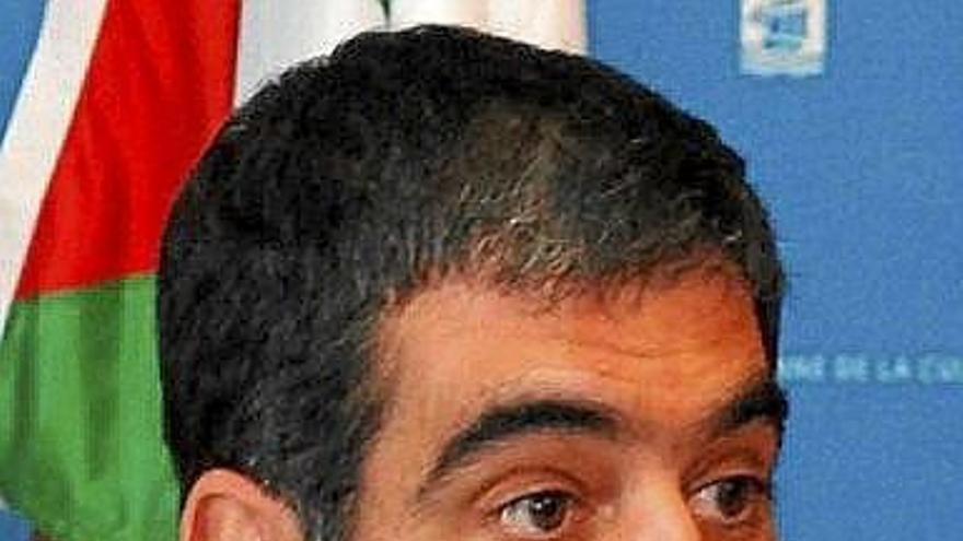 Vecinos de Donostia piden al Ayuntamiento que defienda el reglamento para las consultas ciudadanas