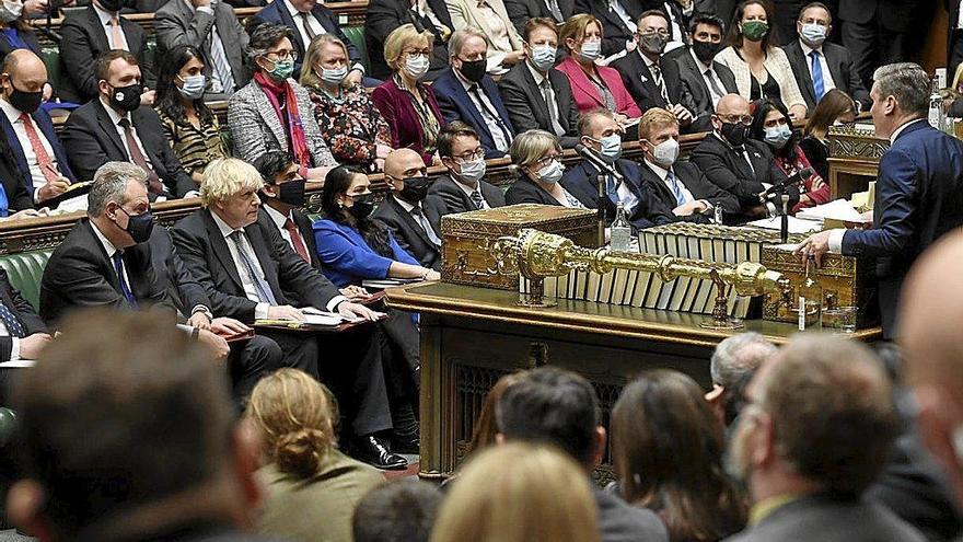 Una fiesta navideña pone contra las cuerdas a Boris Johnson