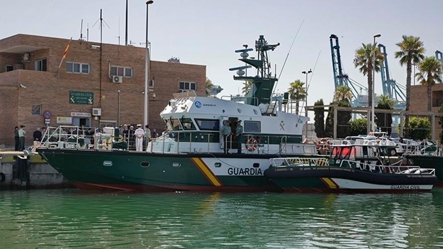 Muere el ocupante de una narcolancha tras colisionar con una embarcación de Guardia Civil en Algeciras