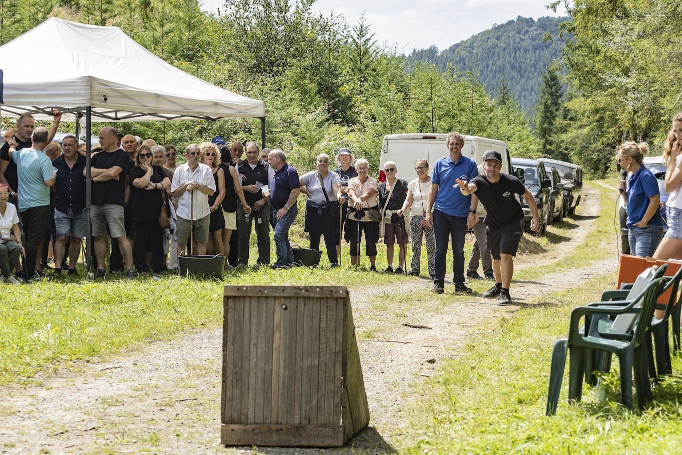 Sol y buen ambiente en la romería de Santumotz de Elgoibar