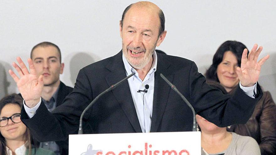 Rubalcaba, durante la presentación de su candidatura en Galicia, esta mañana en un hotel de Santiago.