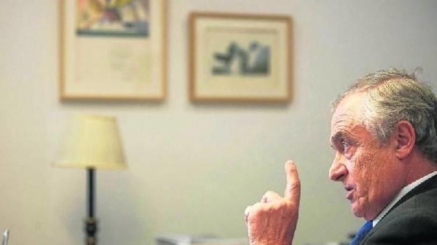 El presidente de Cebek, José María Vázquez Eguskiza se interroga sobre qué se puede hacer para mantener la fabricación y las empresas en Euskadi.