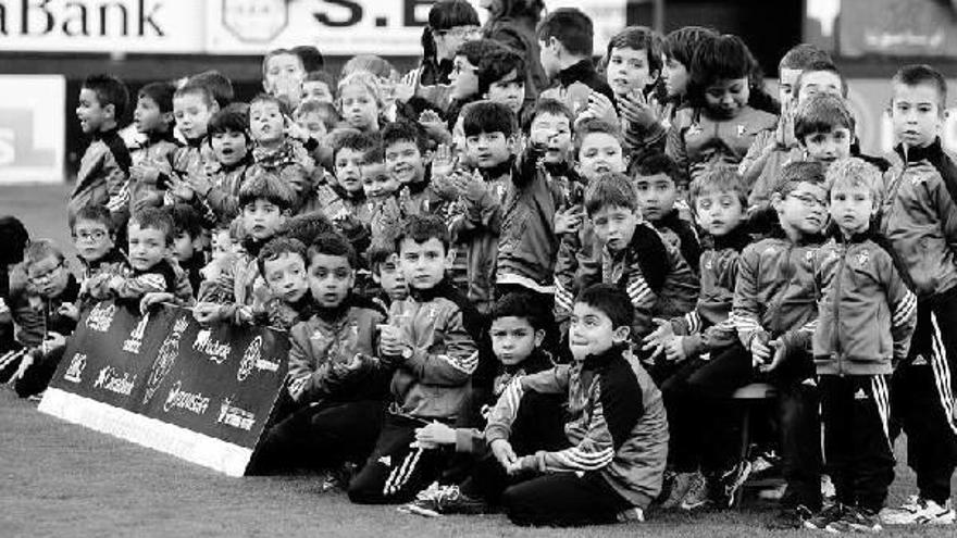 Expectación ante la llegada de los jugadores