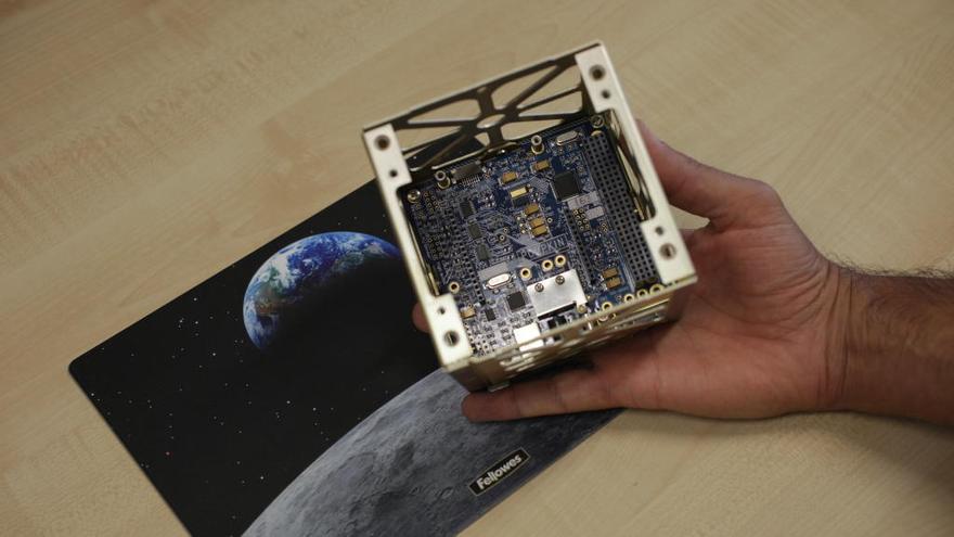 Un picosatélite CubeSat.