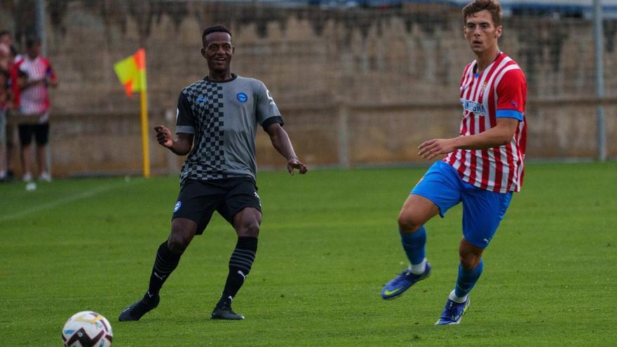 Anderson Arroyo durante el Trofeo Villa de Laguardia que enfrentó a Alavés y Sporting en 2022.