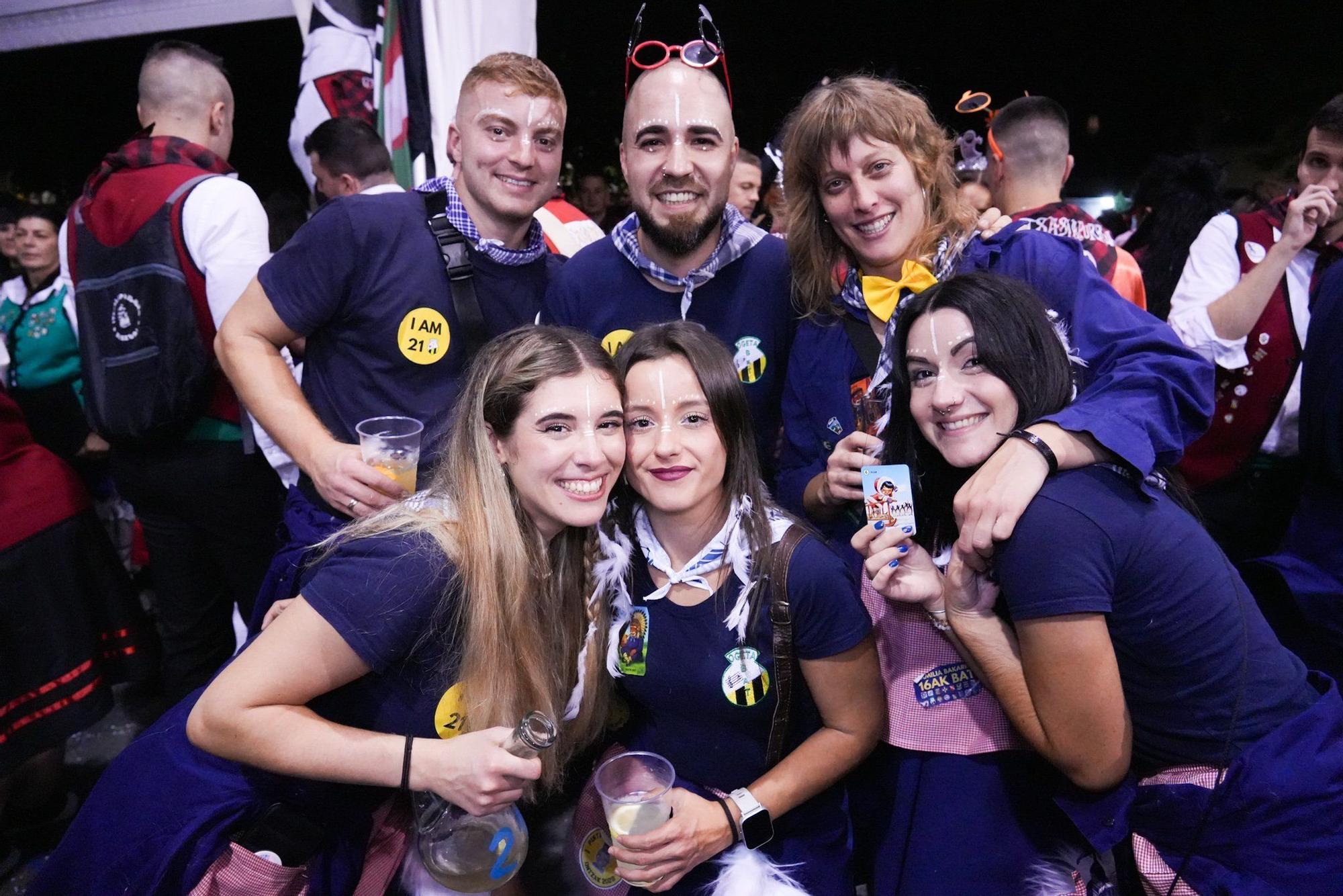 Yeray González da la salida a la intensa maratón de 9 días de fiestas de Basauri con las cuadrillas invadiendo las calles