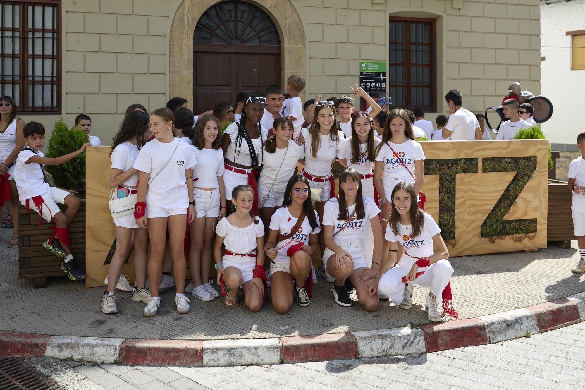 Fotos del chupinazo de fiestas de Aoiz 2025