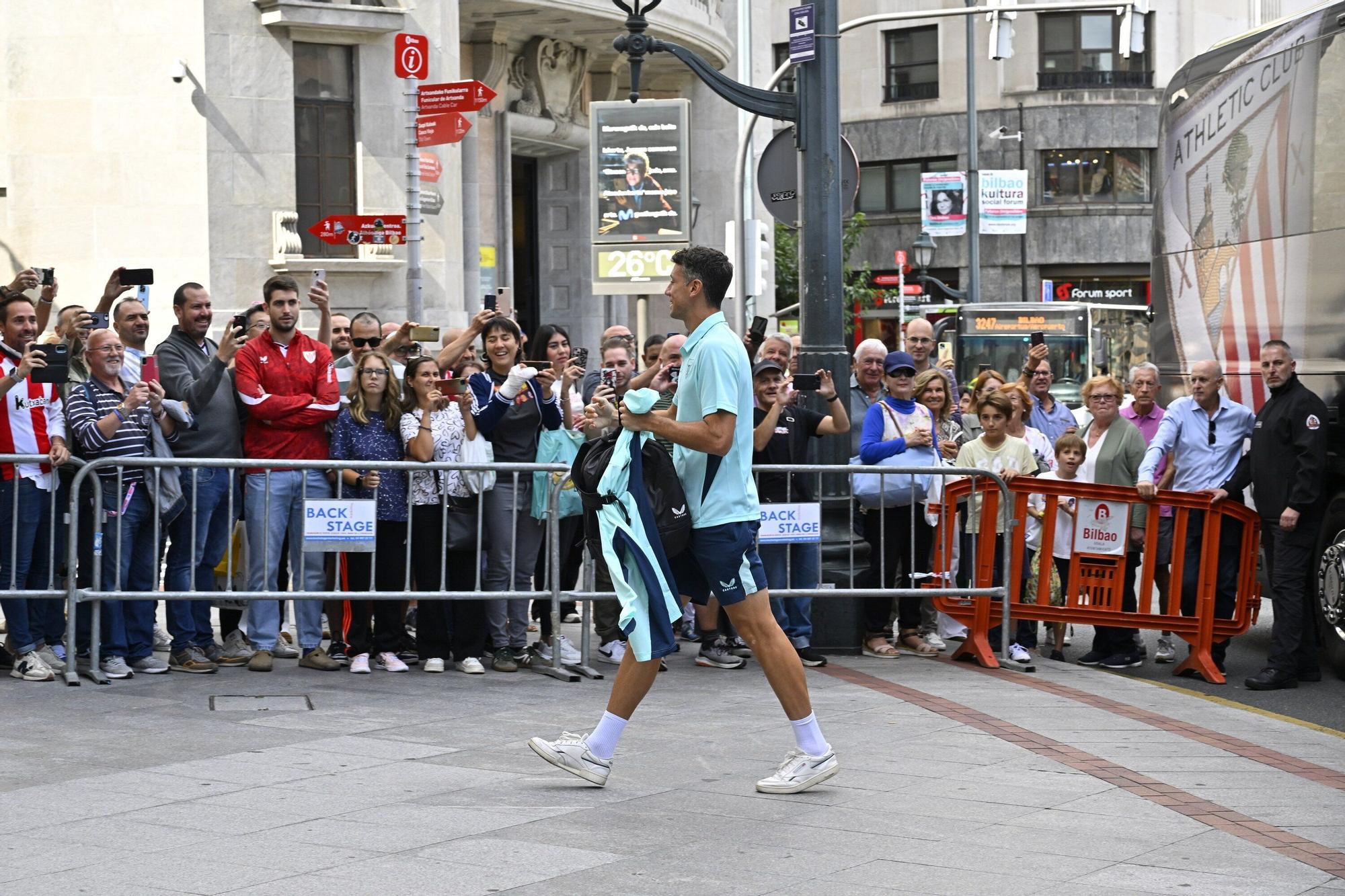 El Athletic llega al hotel Carlton