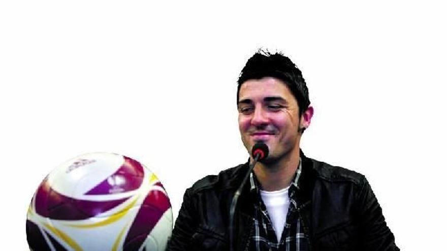 El nuevo jugador del Barcelona David Villa, en rueda de prensa.