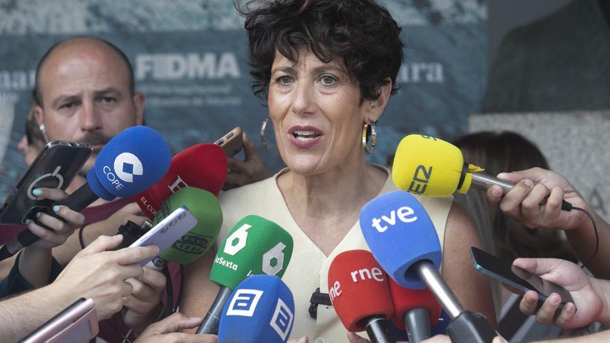 Elma Saiz recuerda que &quot;ya no era consejera&quot; cuando se adjudicaron las obras de Belate