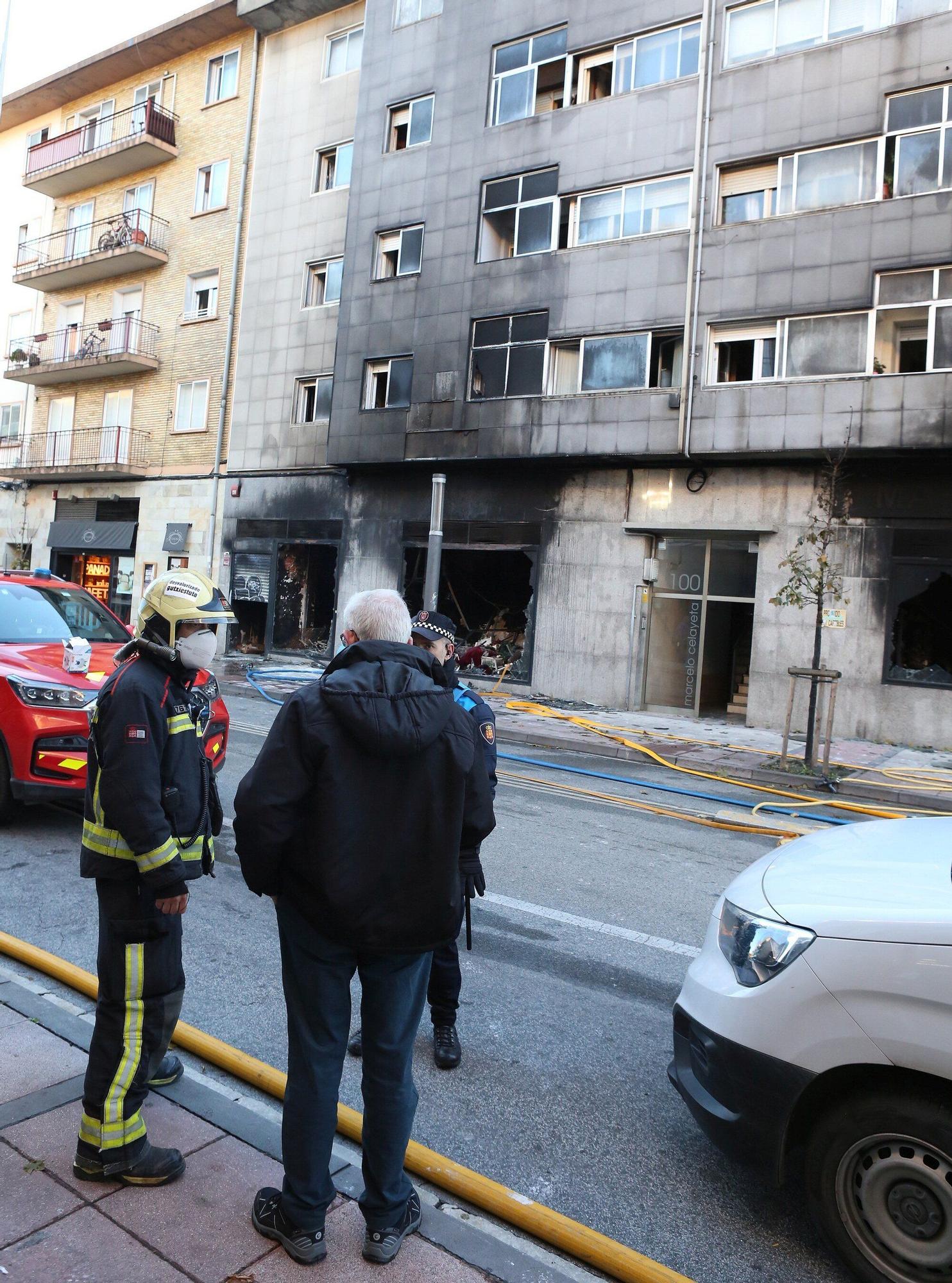 [FOTOS] Así ha quedado el bazar incendiado en la Rochapea