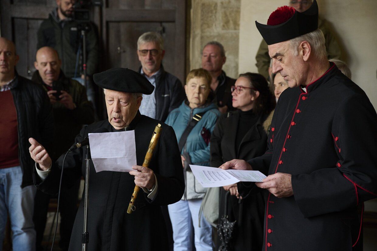 Partido de paxaka en la catedra de Pamplona