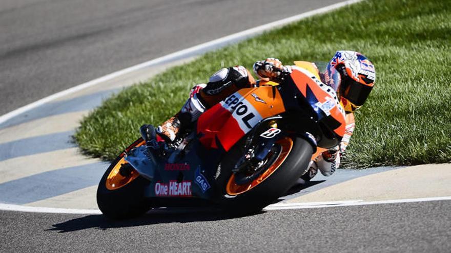Stoner regresa a Australia para operarse y es duda para varias carreras