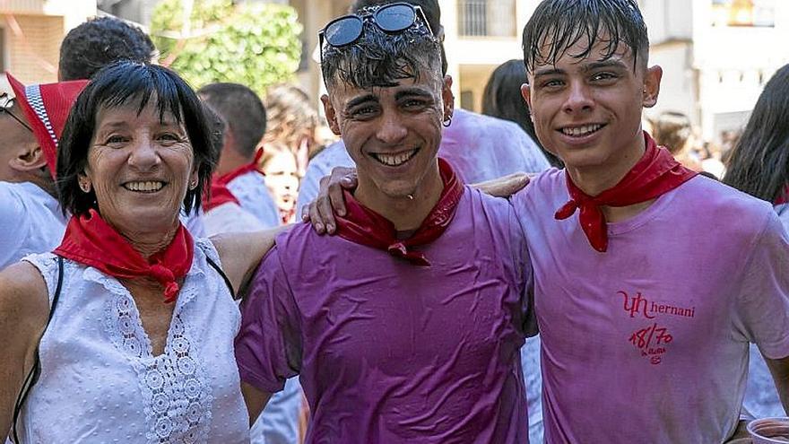 Nadie si quiso perder el inicio de las fiestas en Arguedas.  | FOTO: PABLO FRÍAS