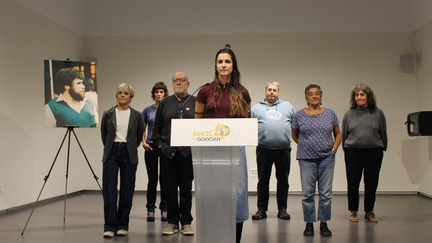 Un autobús recorrerá parte de Navarra y la CAV para homenajear a Mikel Zabalza