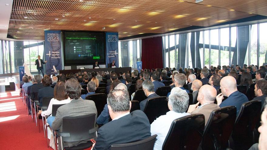 El 70% de las empresas alavesas ve el mercado estancado o en recesión