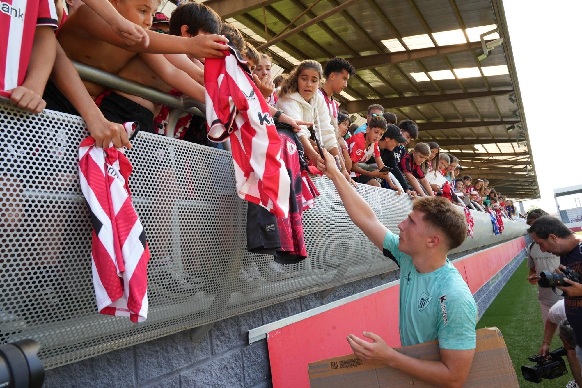 2.500 seguidores arropan al Athletic en Lezama